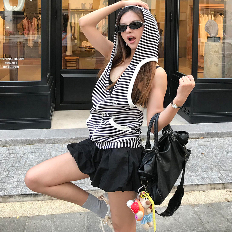 Voya Black and White Striped Hooded Sleeveless Vest 2025 Summer New Design Hooded Backless Sexy Top