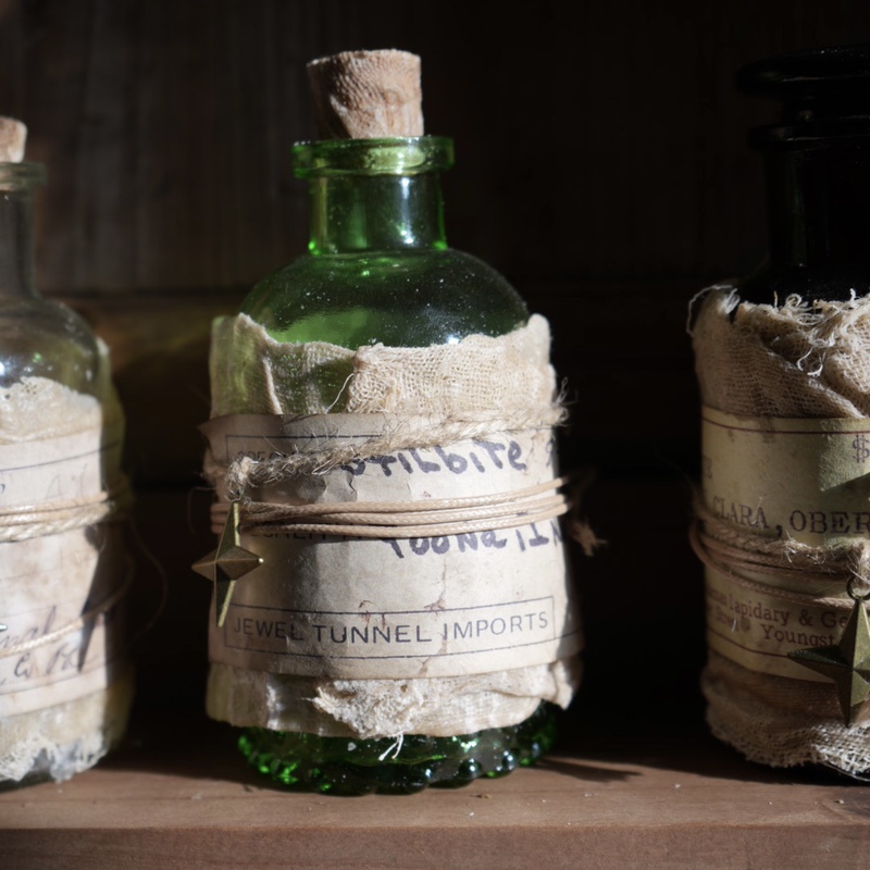 Magic Medicine Bottle ins Bar Coffee Flower Shop Desktop Counter Retro Decoration Photography Escape Room Props Witch Magic Medicine Bottle ins Bar Coffee Flower Shop Desktop Counter Retro Decoration Photography Escape Room Props Witch