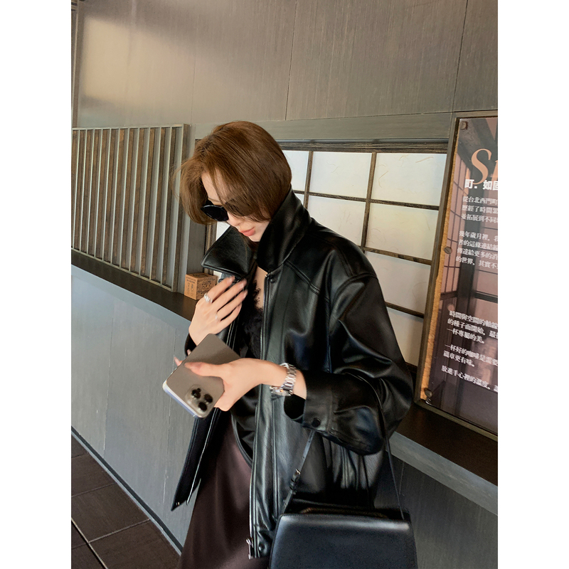 Maven Lin's Casual and Stylish Retro Lapel Black Leather Jacket for Women, Loose-Fitting Pu Leather Jacket