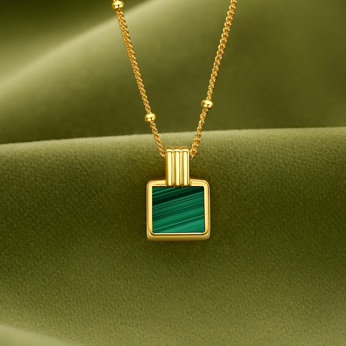 【薔薇の物語、劉亦菲と同じスタイル】マラカイトネックレス女性用、新しいスタイル、軽い高級ニッチ鎖骨ネックレス