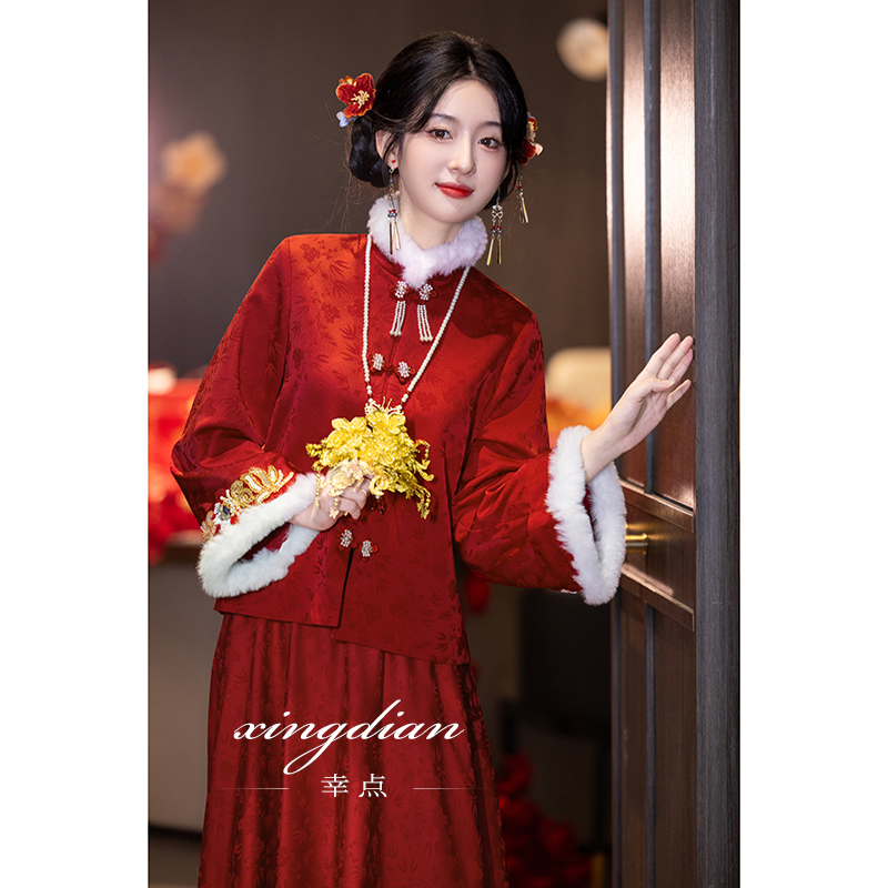 Red Wedding Dress for the Bride, Traditional Chinese Style, Suitable for Engagement, Wedding Banquet, and Winter Red Wedding Dress for the Bride, Traditional Chinese Style, Suitable for Engagement, Wedding Banquet, and Winter