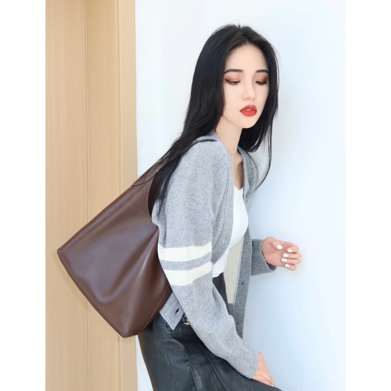 Genuine Leather Brooklyn Tote Bag 34 for Women, Simple Style, Large Capacity Commuter Bag, High-End, Relaxed Feel, Versatile Women's Bag