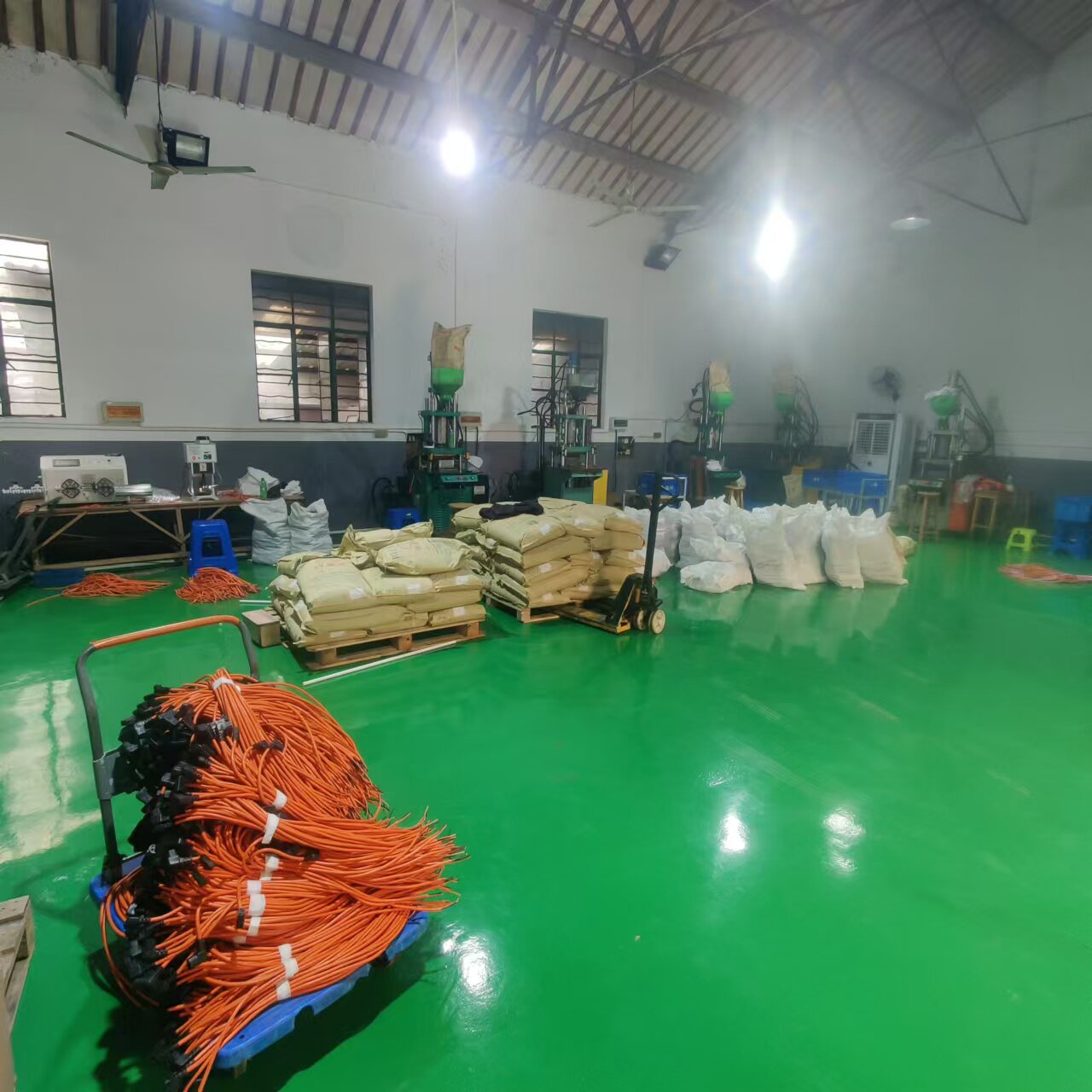 电池连接线充电孔源头厂家企业店
