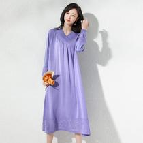 Early spring new product 2023 palace style v-neck long-sleeved hollow embroidered long-sleeved pleated loose age-reducing large size sweater