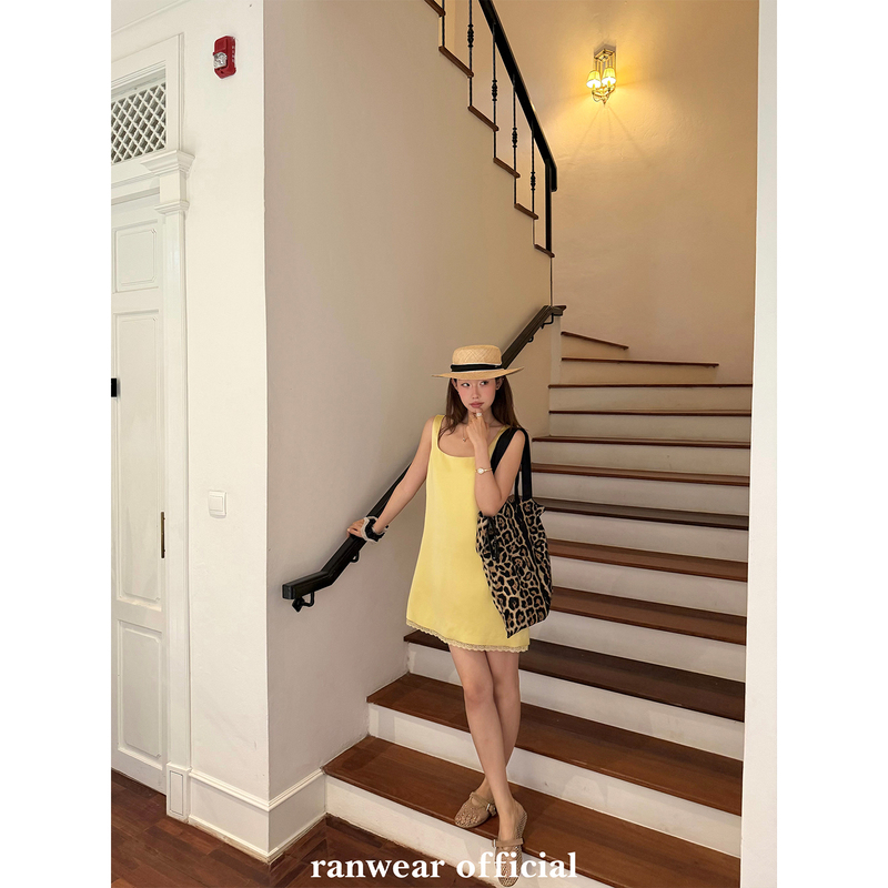Ranwear's Frame-Like Starlight Heavy Lace Trim Square-Neck Flowing Satin Drape A-Line Slimming Dress Ranwear's Frame-Like Starlight Heavy Lace Trim Square-Neck Flowing Satin Drape A-Line Slimming Dress