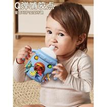 Pumping fun baby finger delicate bottle pulling toy baby 0 to 1 years old buckle hole hand grasping ball can be chewed