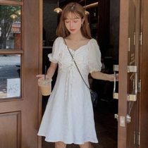 Season 2020 new retro French waist slimming V-neck popular pleated puff short-sleeved dress womens skirt