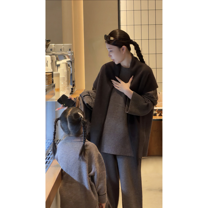 【U Just One】Wool Lazy and Relaxed Style Round Neck Set, Loose Knit Sweater, Straight-Leg Long Pants