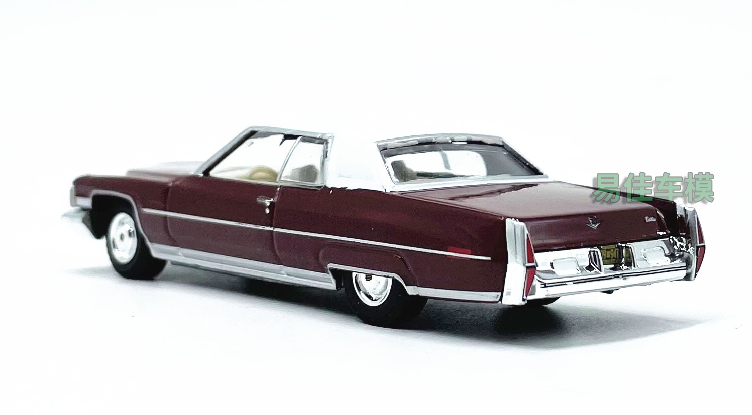 Greenlight 1:64 1973 Cadillac Rocky Sedan Deville Classic