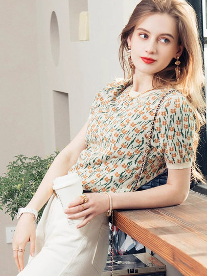 French-Style Unique and Chic Design Floral Short-Sleeved T-Shirt Summer Wear Loose, Comfortable and Breathable Round Neck Pullover Top for Women