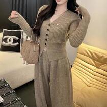 New high-end French style lazy style two-piece set for autumn age-reducing and versatile knitted sweater with high waist and wide legs