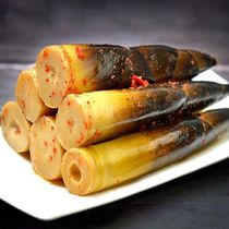 Hand-peeled bamboo shoots sour bamboo shoots internet celebrity hand-picked bamboo shoots ready-to-eat spicy bamboo shoot tips pickled peppers hand-peeled bamboo shoots