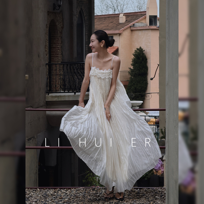 Lihuier Li Hui'Er Moon Color Fading 2026 New French Sleeveless Dress Women's Summer Lace Strap Dress