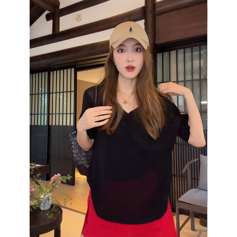 Fiery Fire【Linen Deep V】Korean-Style Relaxed V-Neck Knitted Hollow-Out Short-Sleeve Women's 2026 New Versatile Top Fiery Fire【Linen Deep V】Korean-Style Relaxed V-Neck Knitted Hollow-Out Short-Sleeve Women's 2026 New Versatile Top