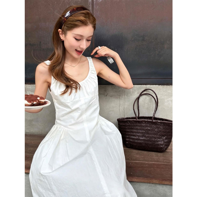 Fiery Fire【Heart-Pounding】French-Style White Spaghetti Strap Dress for Women, High-Waisted, Gentle and Atmospheric Dress Fiery Fire【Heart-Pounding】French-Style White Spaghetti Strap Dress for Women, High-Waisted, Gentle and Atmospheric Dress