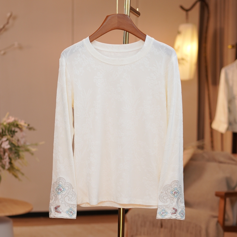 Cloud Sleeve Pattern - Blouse: New Autumn and Winter Style with a Simple Design, Casual Round Neck, and Elegant New Chinese-Style Shirt Cloud Sleeve Pattern - Blouse: New Autumn and Winter Style with a Simple Design, Casual Round Neck, and Elegant New Chinese-Style Shirt
