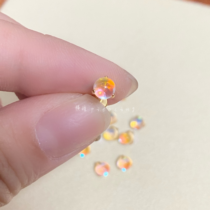Horizontal Pupil 4mm, Night-Glowing, Titanium Alloy Gold-Plated Claw-Set Earrings, Super Shiny Medical Ear Cartilage Studs, Cochlear Studs