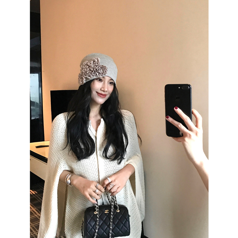 Daqianwithu Vintage Jacquard Cape Shawl Cardigan with Hollow Batwing Sleeves, Lazy Loose Casual Short Coat