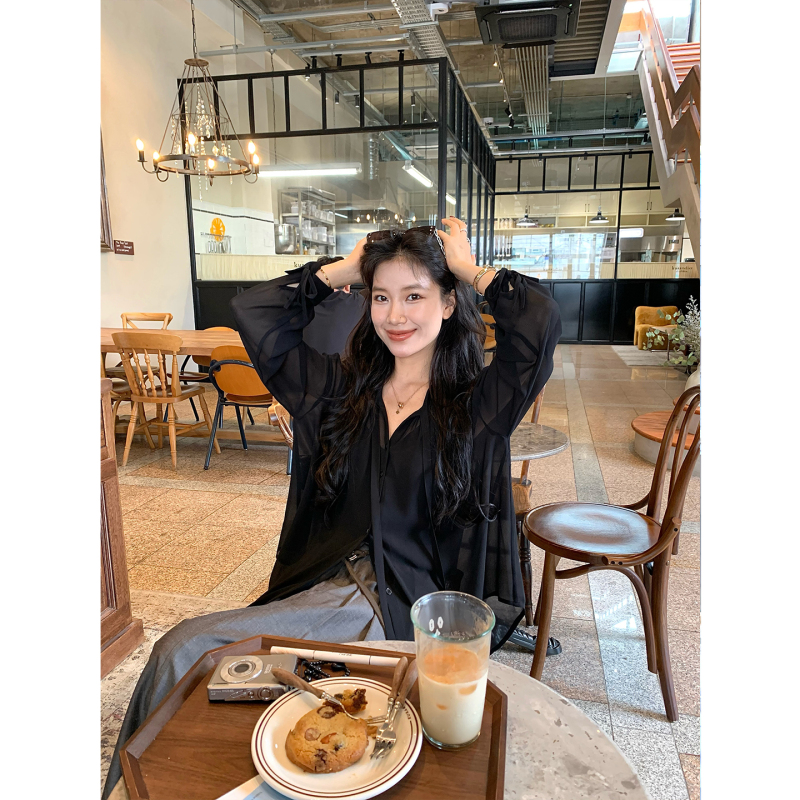 Daqianwithu Black Long-Sleeved Shirt with Flowing Straps for Women, Drapey, Lazy Style, Loose Silhouette, Casual and Elegant Top
