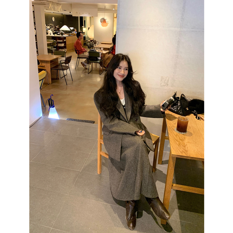 Daqianwithu Wool Herringbone Pattern Slim Fit Relaxed Elegant Woolen Suit Skirt Set