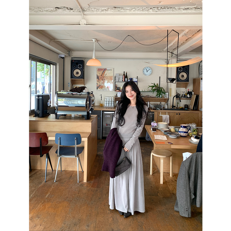 Daqianwithu Supermodel Slim-Fit Atmospheric Casual Velvet-Like Feminine Comfortable Top and Skirt Set Daqianwithu Supermodel Slim-Fit Atmospheric Casual Velvet-Like Feminine Comfortable Top and Skirt Set