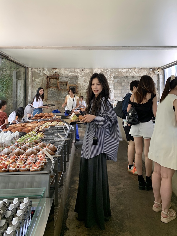 Daqianwithu This Season Features a Pleated, Drapey, Casual, Slimming, Long Skirt in a Lazy, Deep Gray Umbrella Style