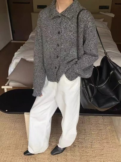 Chaqueta suéter de cuello alto gris retro francés para mujer invierno 2024 nuevo cárdigan de punto de lana pura corto suelto