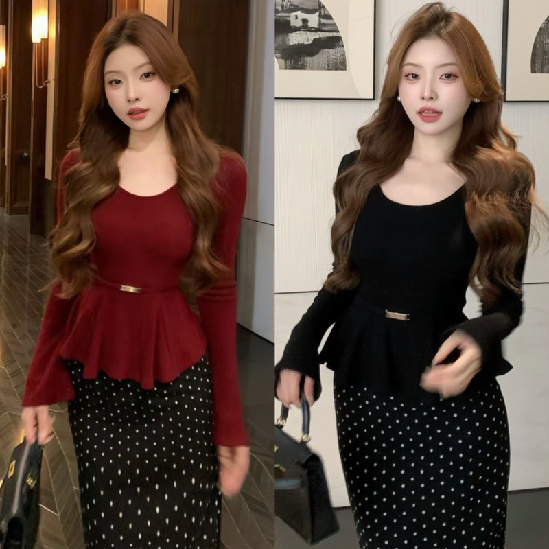 Korean-Style Christmas Outfit, Pure and Elegant Red Knit Sweater for Women, Spring and Summer, High-End, Slim-Fitting, Base Layer Top