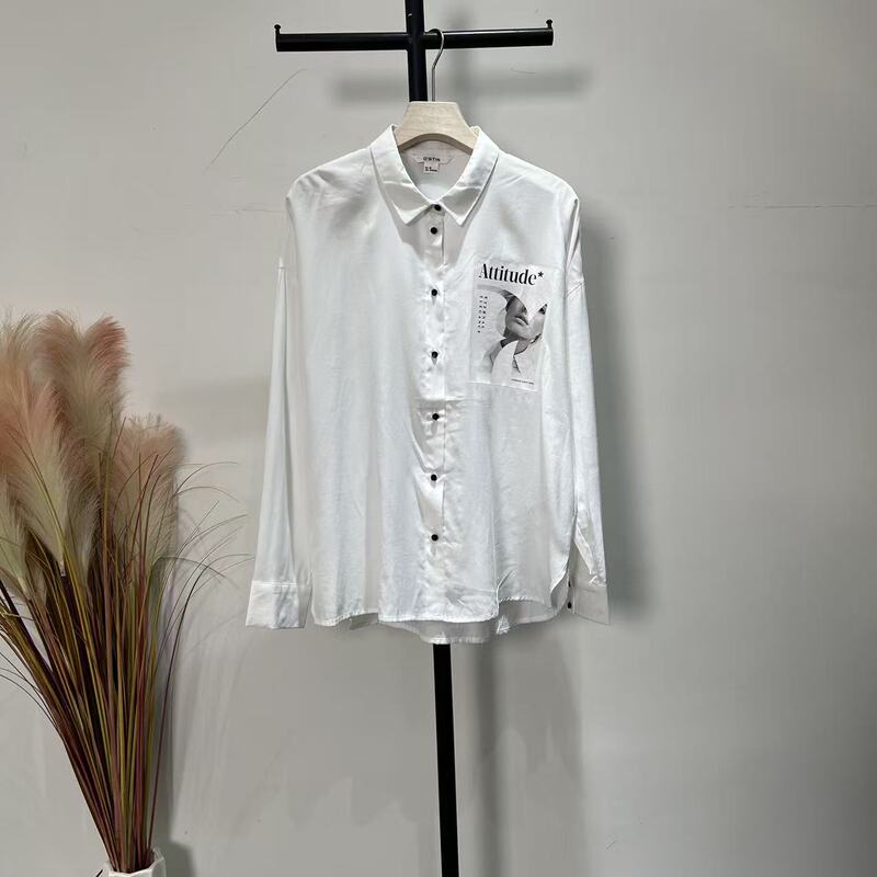 High-End Rayon-Blend White Shirt, Niche Print, Loose Fit, Slimming, Versatile for Commuting, Elegant Long-Sleeve Top