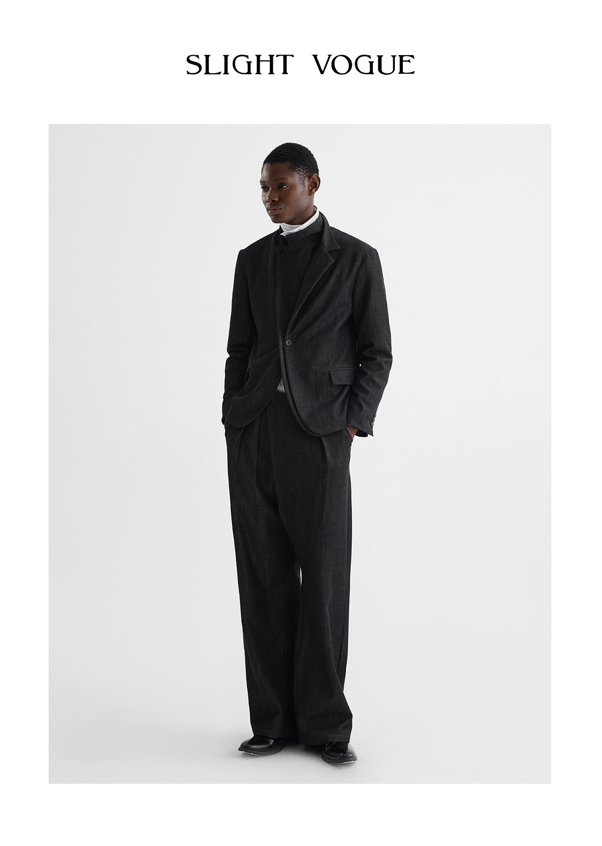 Slight Vogue Tailored Peak-Lapel Denim Blazer