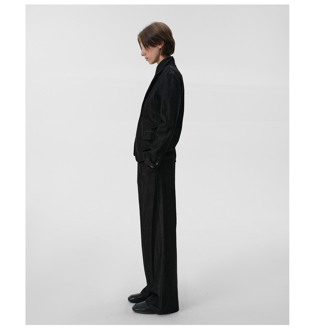 Slight Vogue Tailored Peak-Lapel Denim Blazer