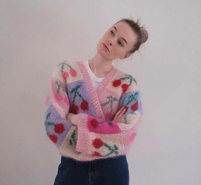 782 Cardigan - a Woman Who Can Embroider - Cherry Cardigan for Women, Knitting Pattern Tutorial, Loose Fit 782 Cardigan - a Woman Who Can Embroider - Cherry Cardigan for Women, Knitting Pattern Tutorial, Loose Fit
