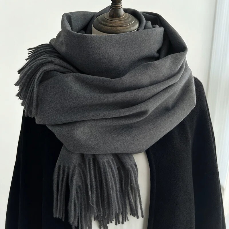 Grey faux cashmere scarf for women, autumn/winter 2026 new style, thickened Korean style shawl, high-end feel neck warmer for men.