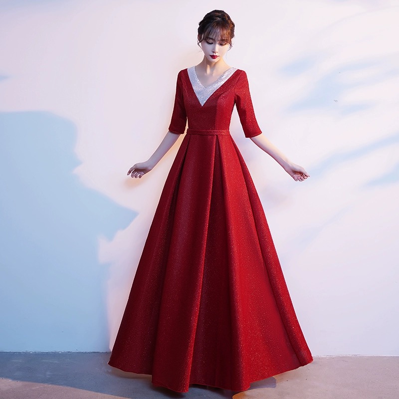  2XL+Red nail sequins, V-neckline  