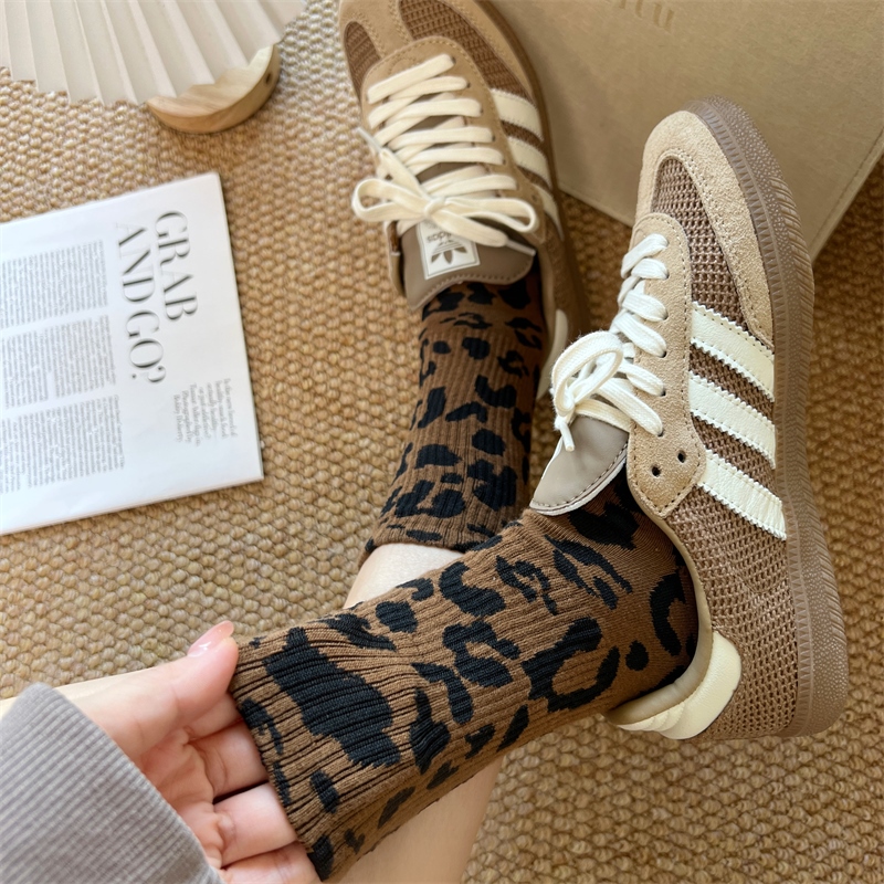 Cool and Spicy Must-Have! Sweet Retro Leopard Print Wa~ Who Knows! Women's Mid-Calf Socks, Coffee-Colored Leopard Print Slouch Socks