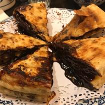 Beijing Xuanwu Small Courtyard Shabu-shabu Pork Signature Sesame Sauce Sugar Cake Brown Sugar Burst Soft and Glutinous Snacks Snacks Cooked Food