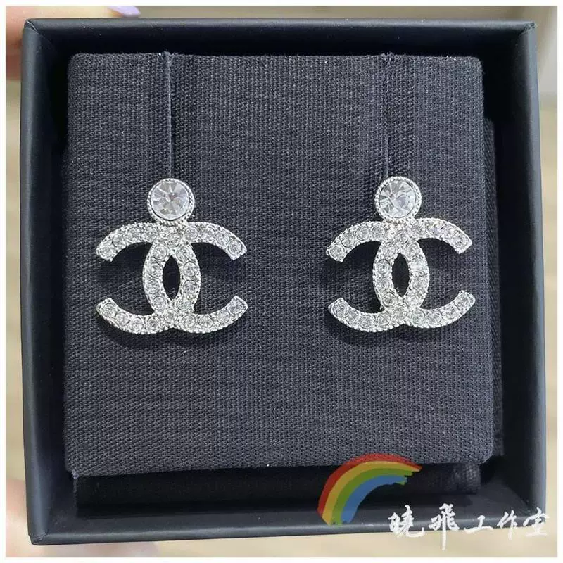 Сережки Chanel, клипсы для ушей, 23 карат, инкрустация алмазами