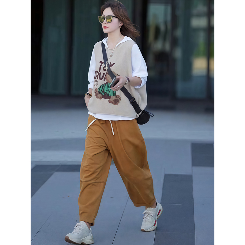 2026 Spring and Autumn New Casual Simple Comfortable Slimming Age-Reducing Suit for Women Knitted Vest + Hooded T-Shirt + Casual Pants
