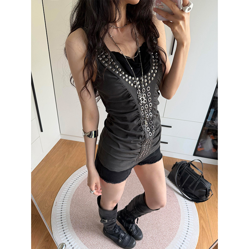 Street Punk Style Gray Camisole for Women, Summer Studded Design, Off-Shoulder T-Shirt, Subculture Sleeveless Top Street Punk Style Gray Camisole for Women, Summer Studded Design, Off-Shoulder T-Shirt, Subculture Sleeveless Top