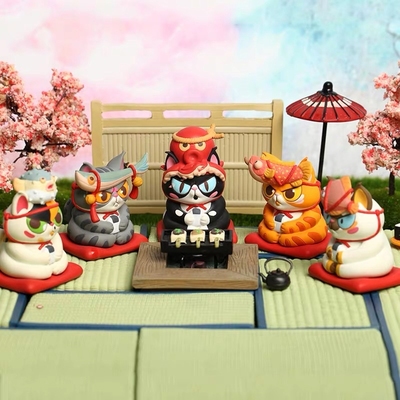 Three packs of noodles canteen instant noodle cat blind box with food on the top of the head cute 8 whole box buy gift around