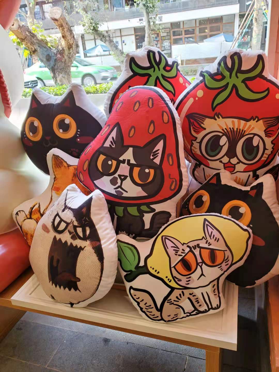 Three packs of noodles canteen cat affairs multi-line synchronization limit cute cat special-shaped pillow waist sofa bedside cushion