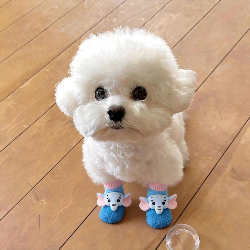 Dog Shoes and Foot Covers for Outdoor Use, Non-Slip, Waterproof Socks, Soft-Soled, Wear-Resistant Dog Shoes That Don'T Fall Off, Breathable, Dirt-Resistant Pet Shoes