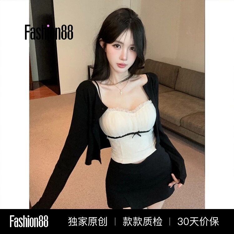 Gorgeous Lace-Trimmed Bowknot Tube Top, Black Thin Cardigan, and Skirt Three-Piece Set Gorgeous Lace-Trimmed Bowknot Tube Top, Black Thin Cardigan, and Skirt Three-Piece Set