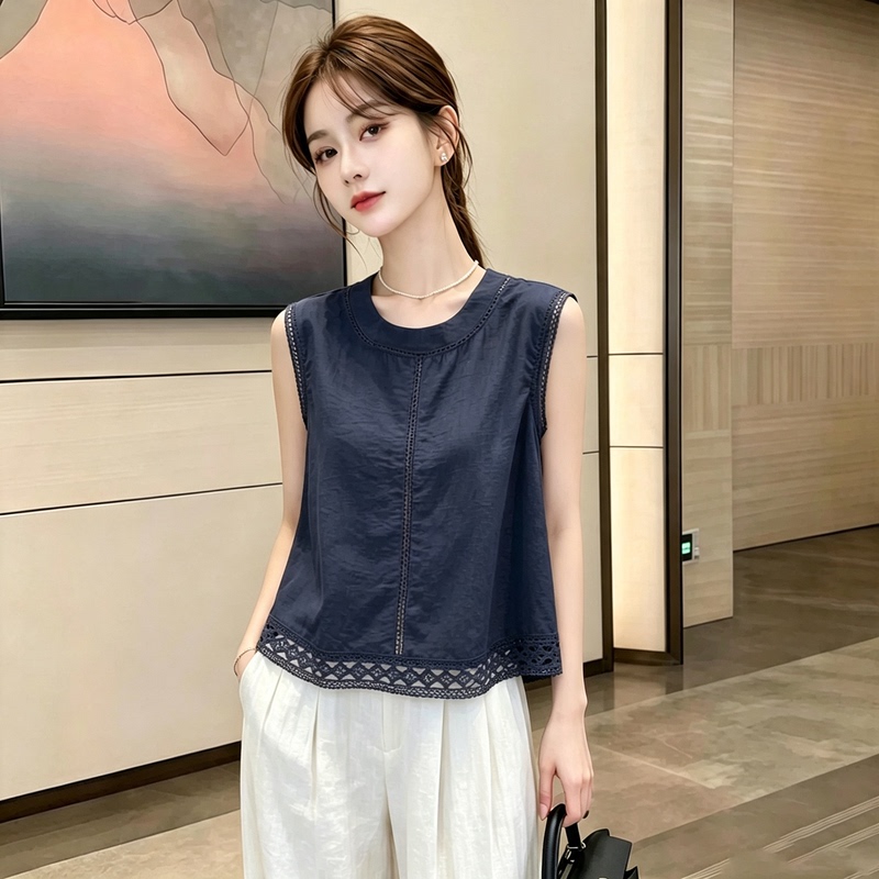 Fashionable Hollow-Out Sleeveless Shirt for Women, New Summer Round-Neck Niche Tank Top, Versatile Loose Light Luxury Top