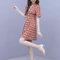 2023 retro plaid dress waist slimming super fairy age-reducing v-neck a-line skirt French niche platycodon