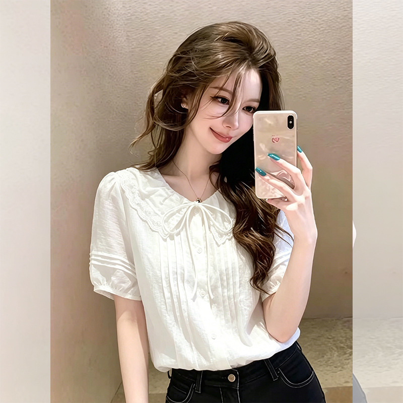 High-End White Lace-Trimmed Doll Collar Short-Sleeved Shirt for Women 2026 Summer New Style Lace-Up Niche Stunning Top
