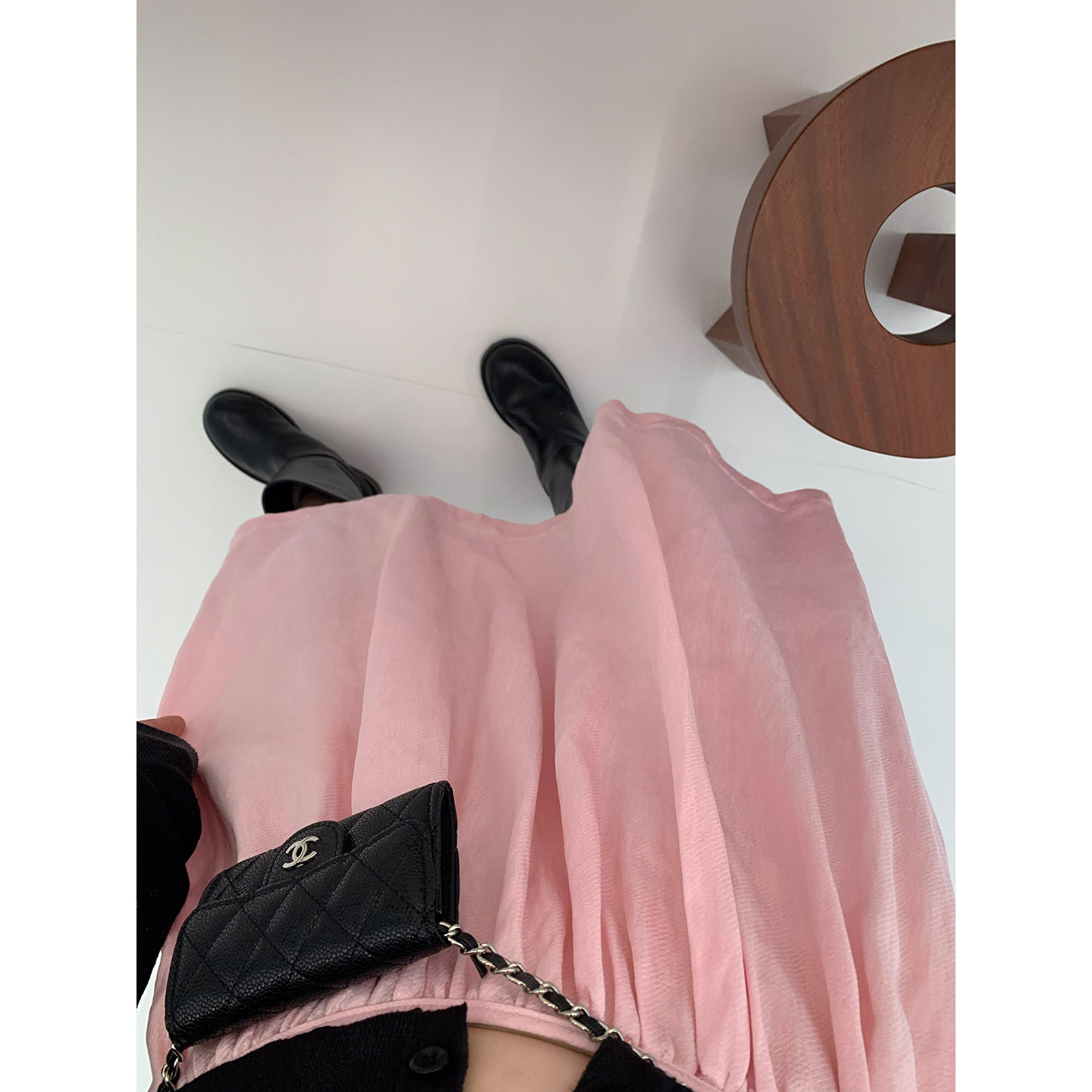 牙套大汪【粉桃芭乐】розовая атласная фактурная юбка-солнце со складками