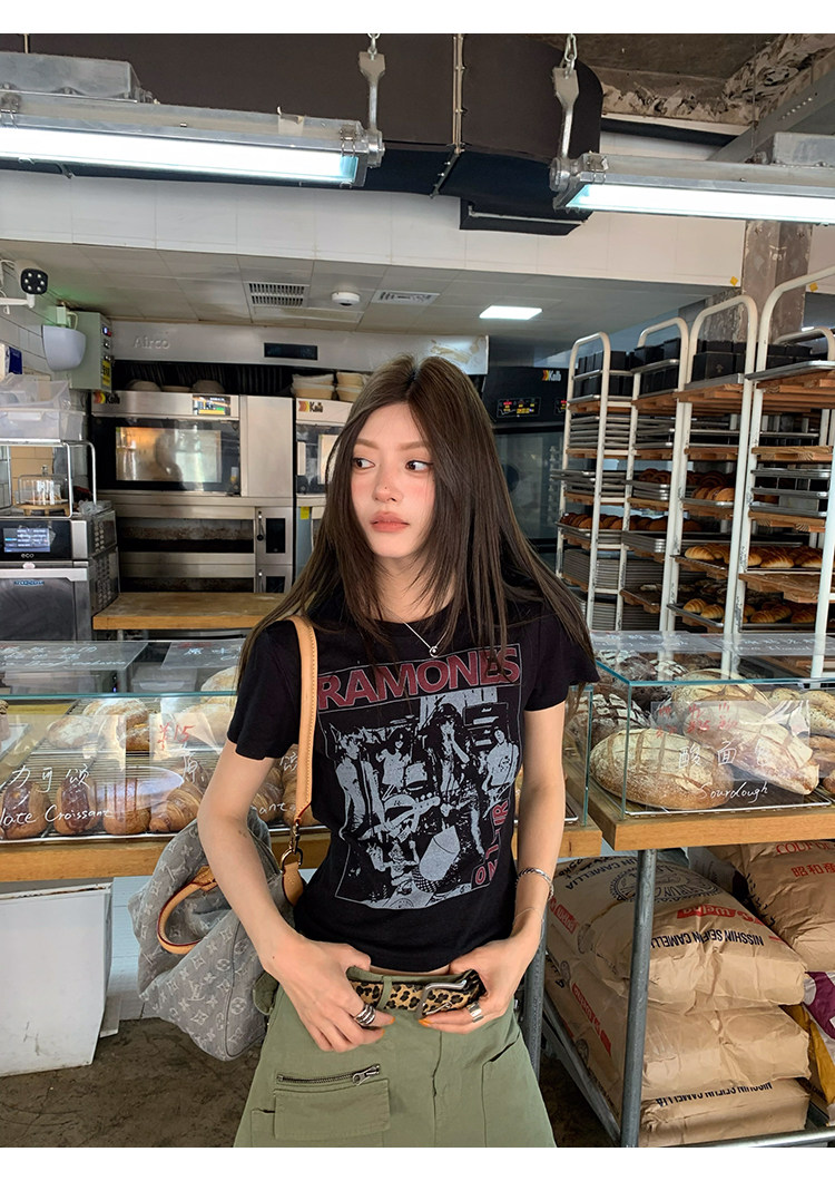 牙套大汪 【Ретро возвращение】 Американский ретро стиль рок контрастная печать прямые плечи приталенная футболка