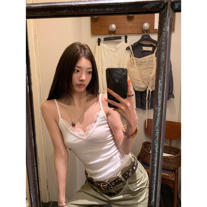 Braces Big Wang【Private Collection Dolly】Lace Patchwork V-Neck Camisole Slimming Versatile Top