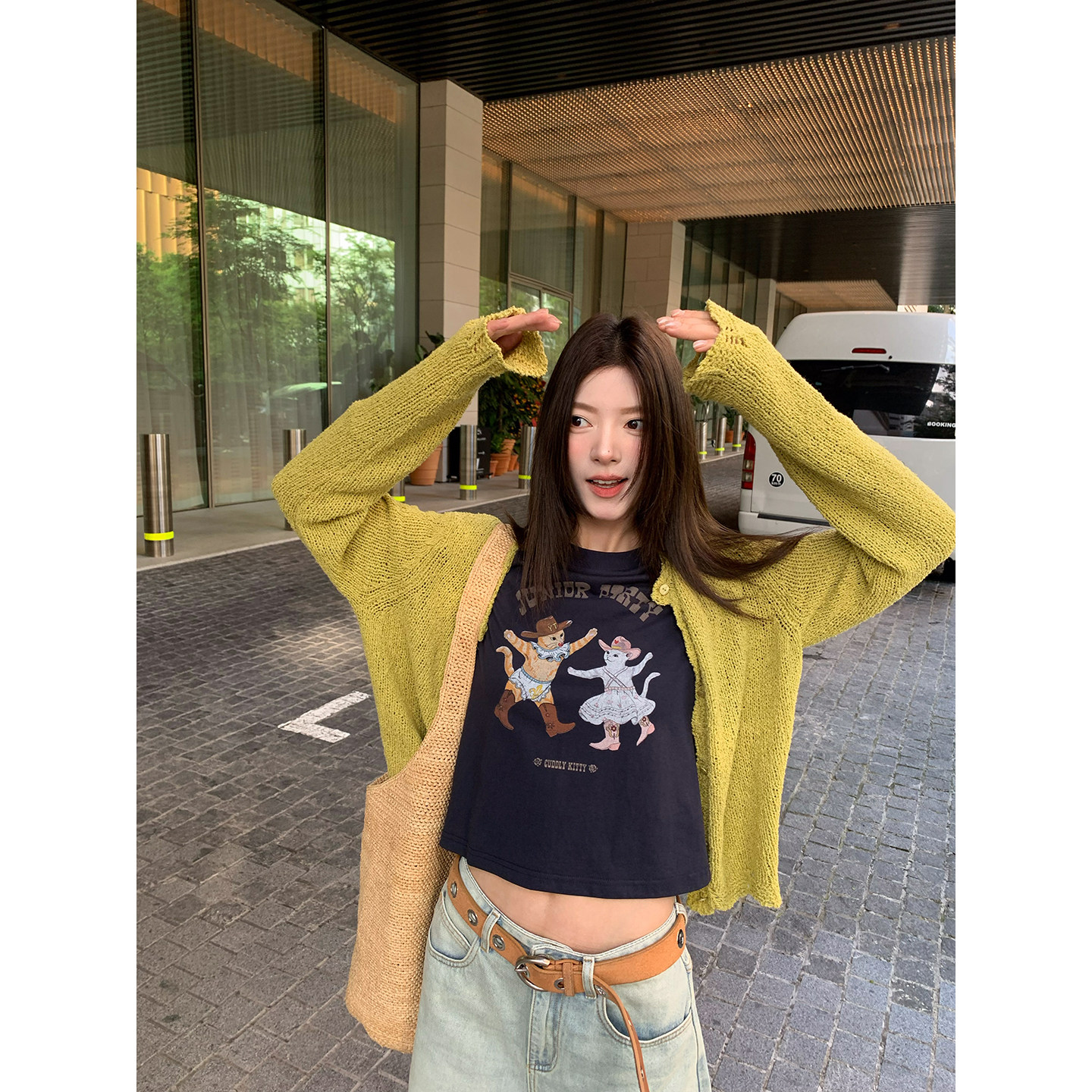 Супер милая новая модель 2026 приталенная футболка с принтом букв Dancing Kitten